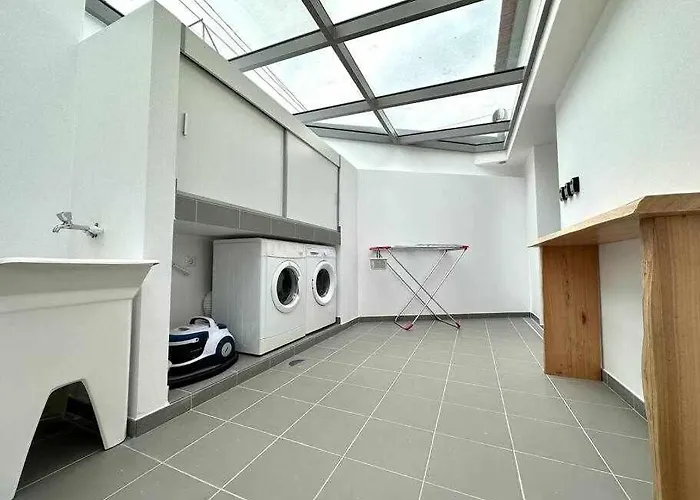 Pena Apartments A By Mth