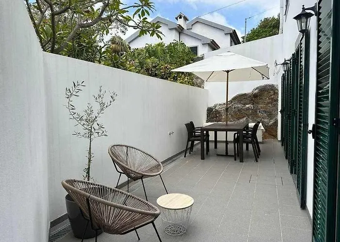 Pena Apartments A By Mth